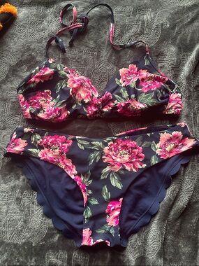 Floral Scallop Edge Navy & Pink Bikini Set L/XL